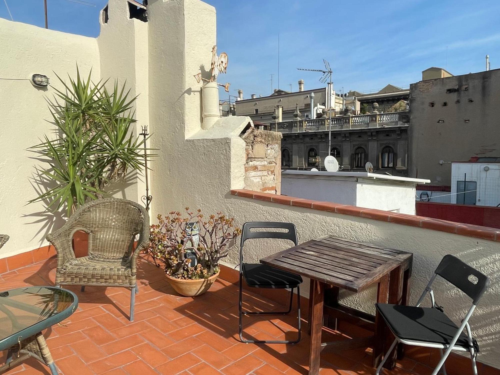 Original Duplex In The Center Of Barcelona — Photos 1